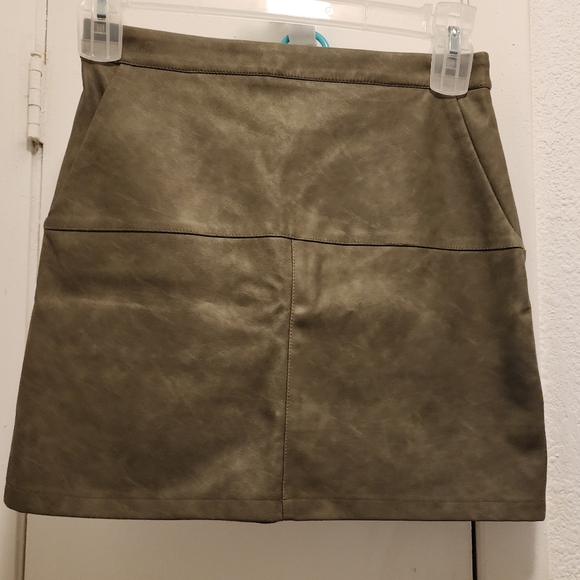 Mini Skirt - Picture 1 of 4